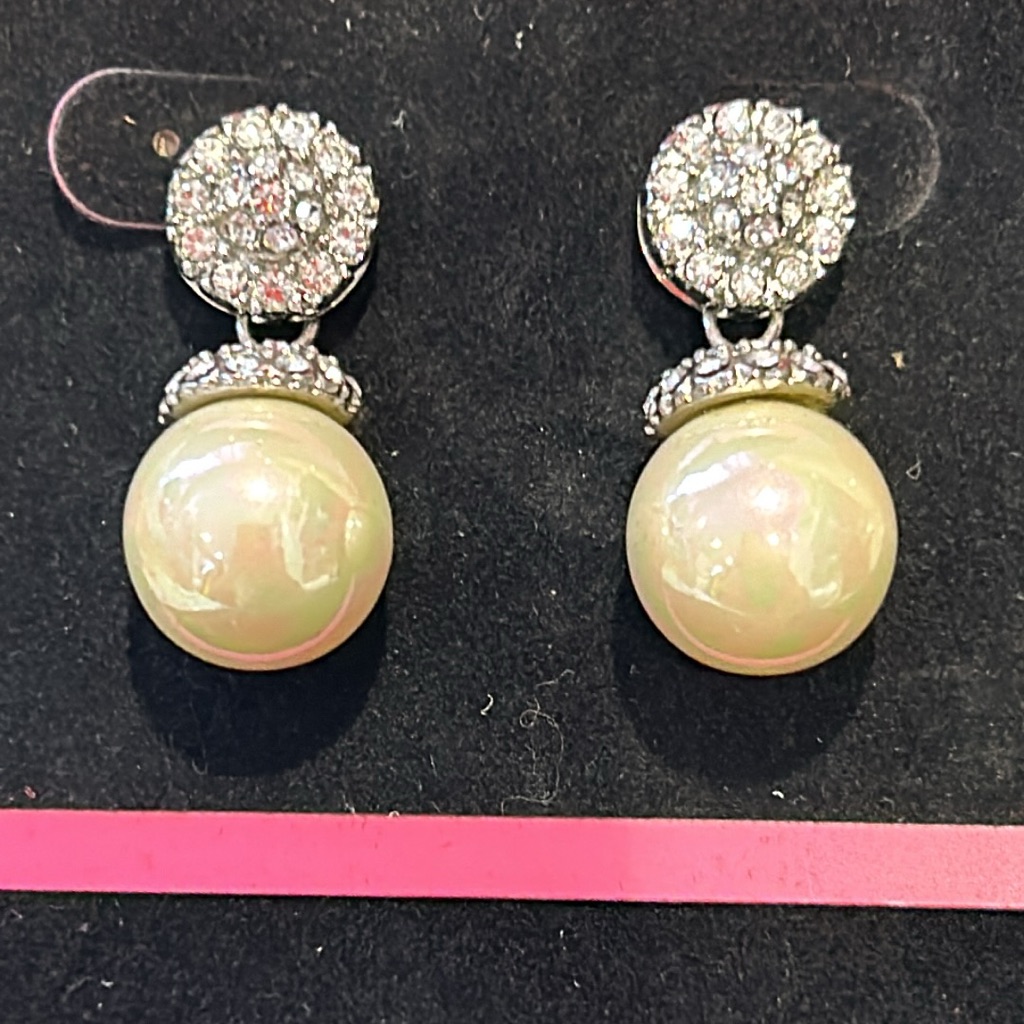 Stunning Cubic Zirconia/Rhodium Round Iridescent Pearl Drop-Boutique